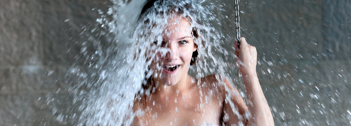 Evaporative cooling with humidifiers Evaporative cooling with humidifiers